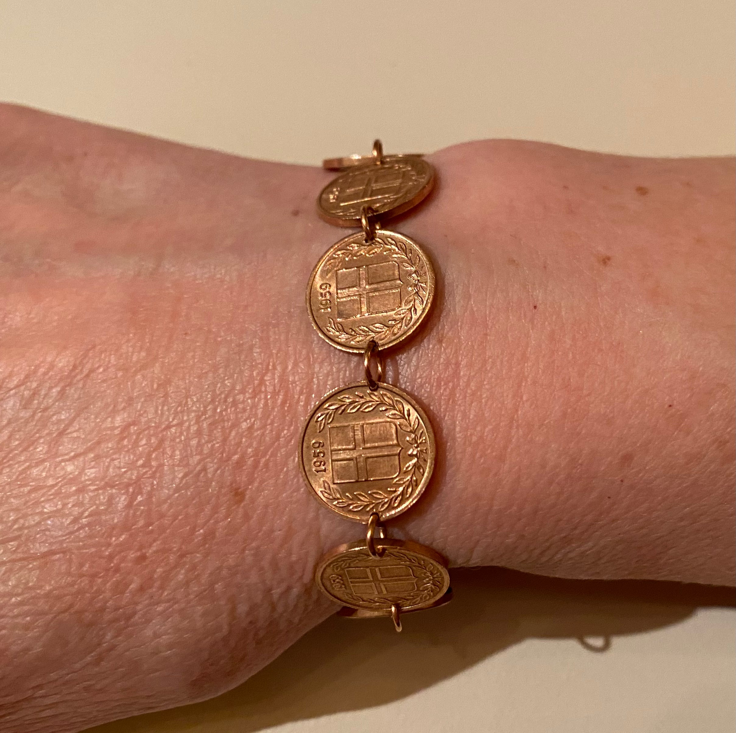 Armband úr íslenskum 1 aur