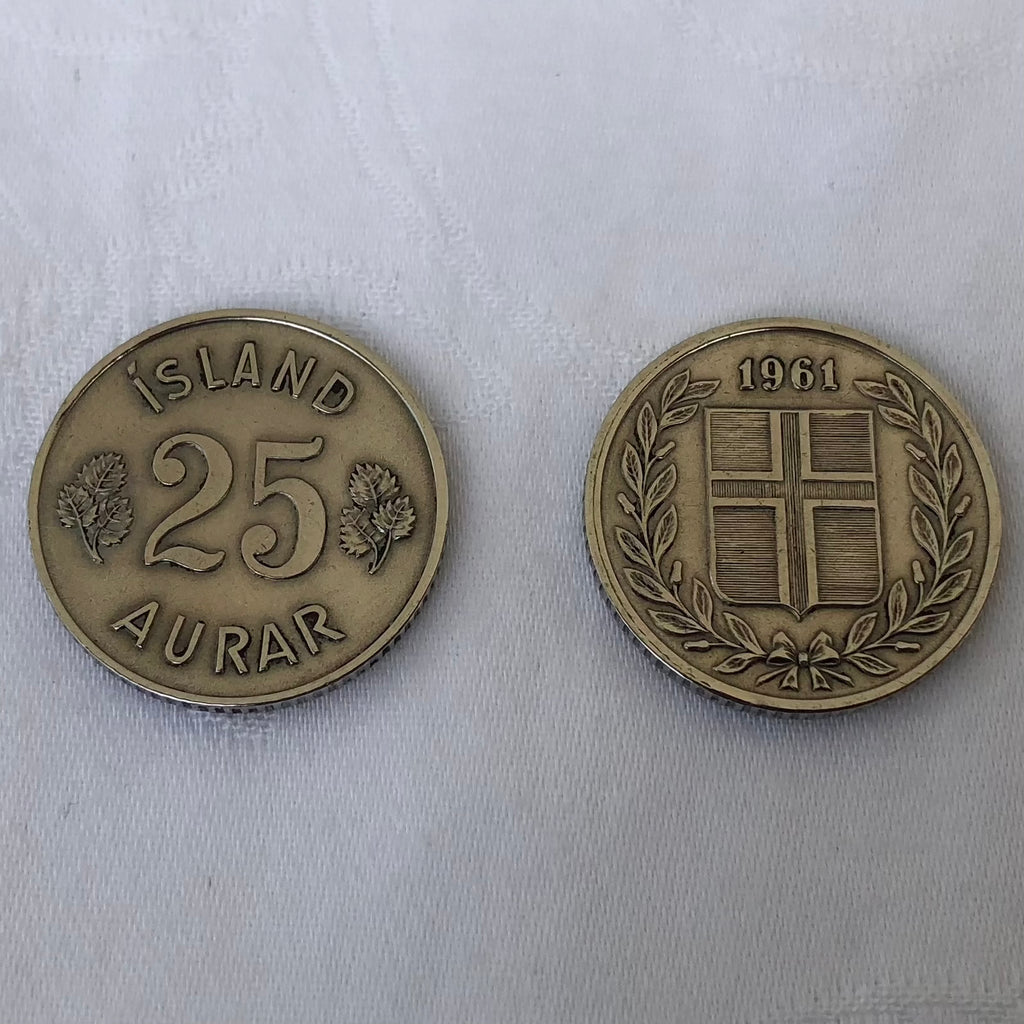 Eyrnalokkar úr íslenskum 25 aurum
