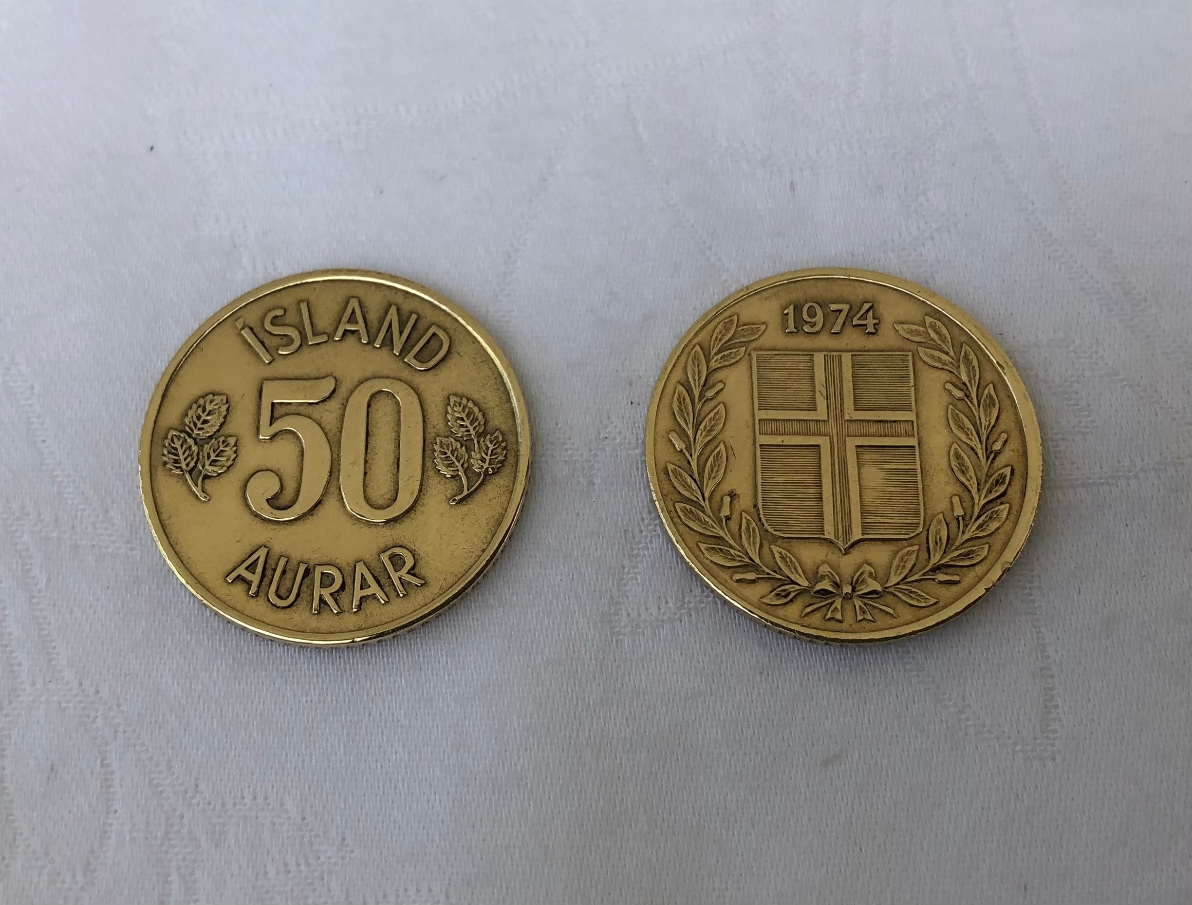 Eyrnalokkar úr íslenskum 50 aurum