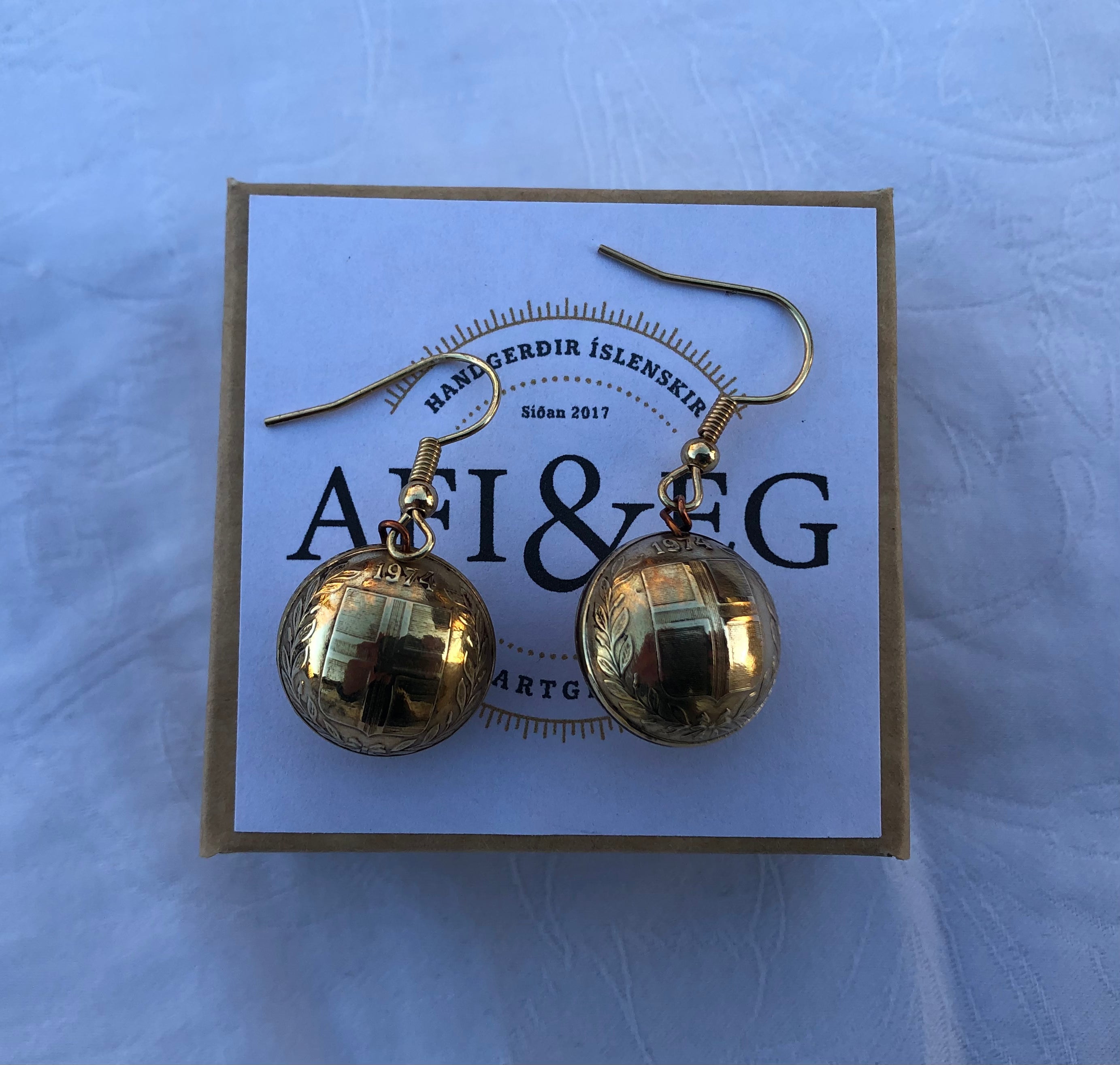 Eyrnalokkar úr íslenskum 50 aurum